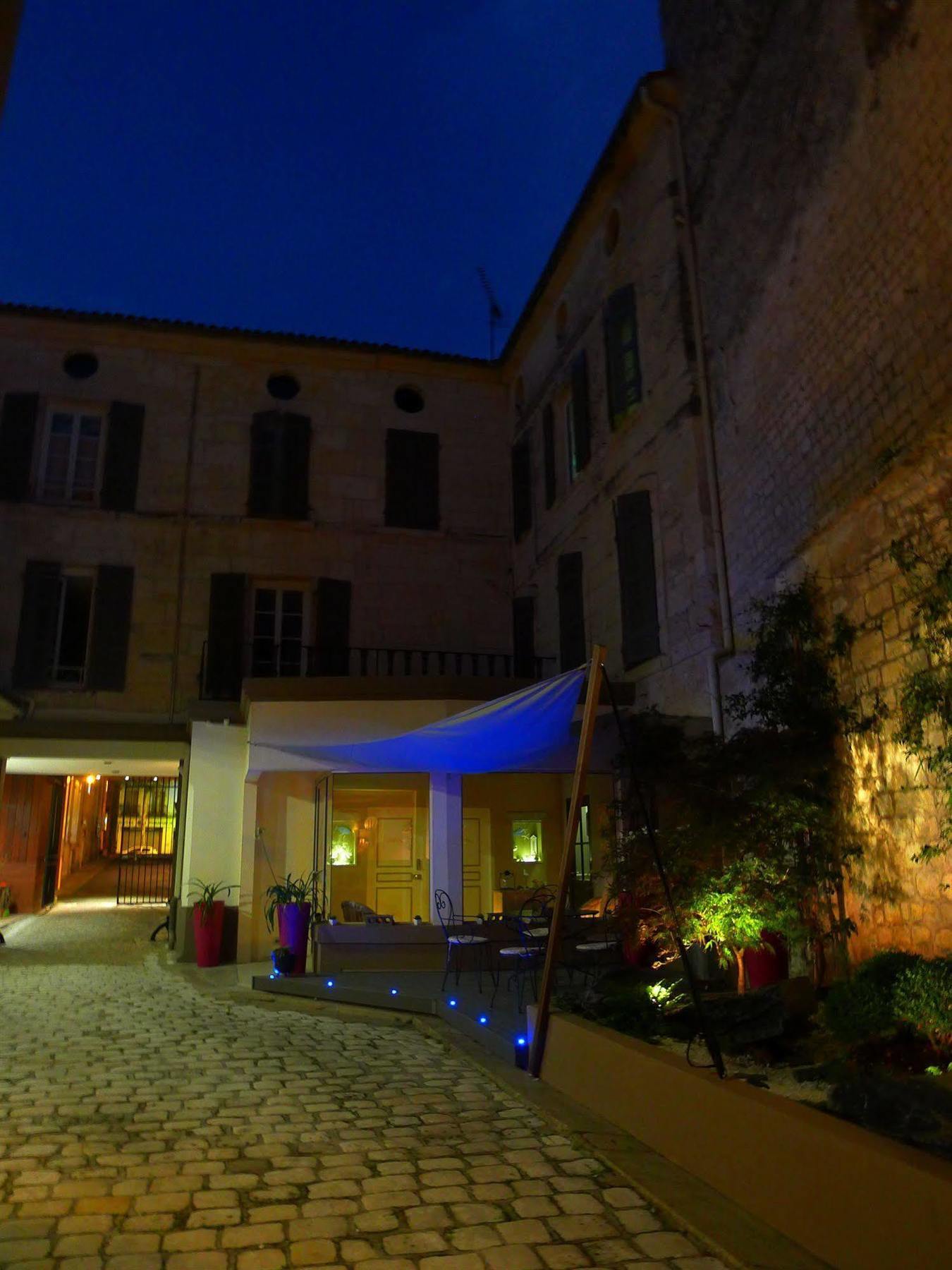 Cit'Hotel Des Messageries Saintes Exterior foto
